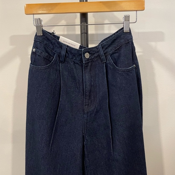 WEWOREWHAT HIGHRISE PLEATED WIDE LEG JEANS RAW WASH - Picture 8 of 9